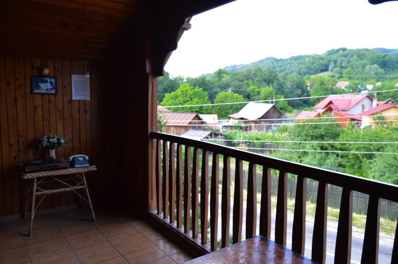 Vila Nadia Hotel Oesti-Paminteni Luaran gambar