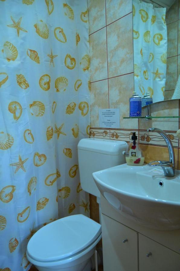 Vila Nadia Hotel Oesti-Paminteni Luaran gambar