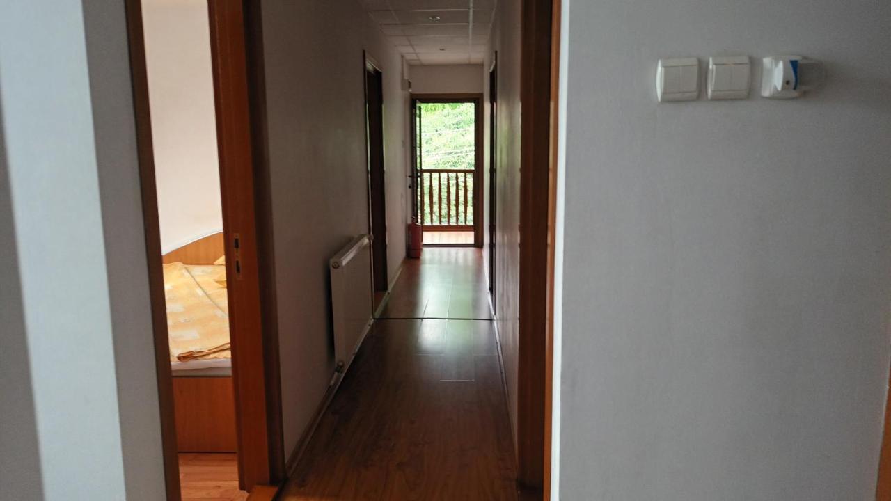Vila Nadia Hotel Oesti-Paminteni Bilik gambar