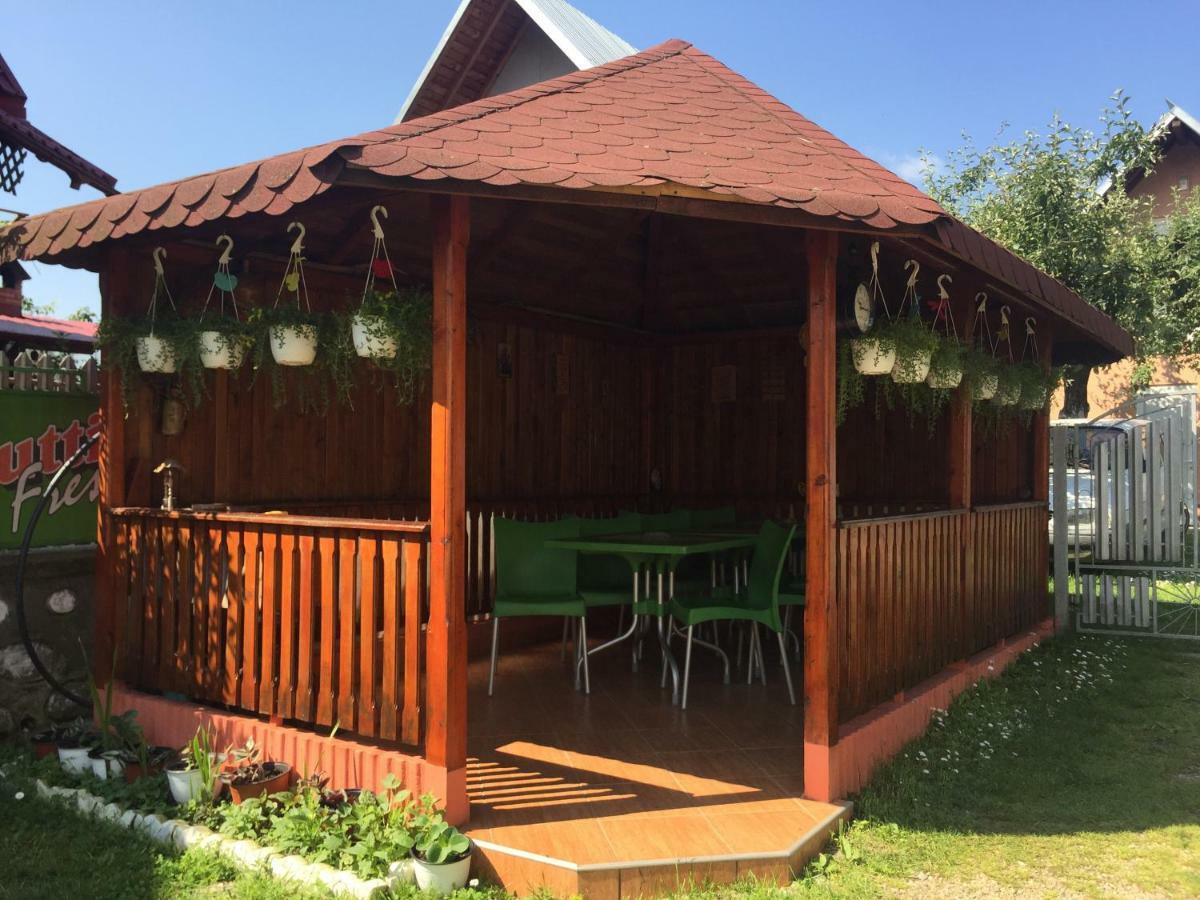 Vila Nadia Hotel Oesti-Paminteni Luaran gambar